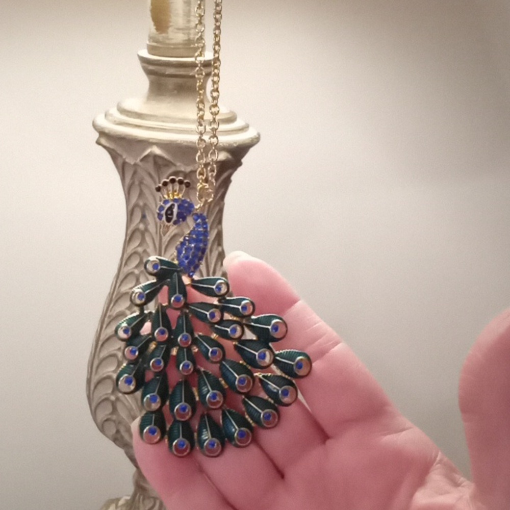 EUC Lot Of 4 Gold-Tone Statement Jewelry Including Choker, Peacock Pendant - Picture 2 of 10